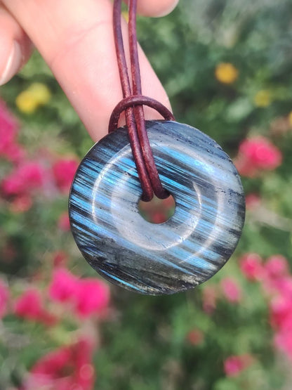 Labradorit ~ 30mm Donut ~ Edelstein Kette blau schimmernd Natur Rarität Schutzsymbol Heilstein Kristall HIPPIE GOA Boho Tibet Ethno - Art of Nature Berlin