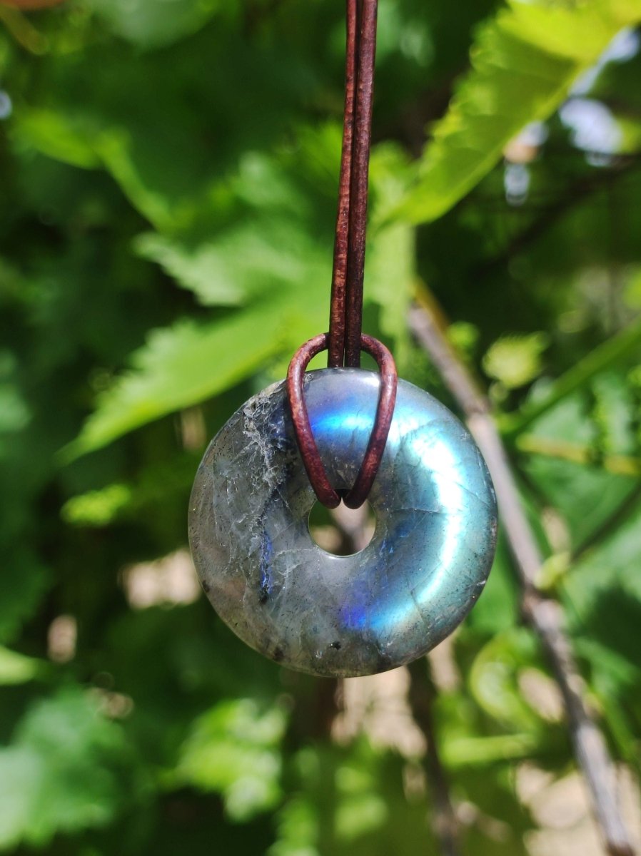 Labradorit ~ 30mm Donut ~ Edelstein Kette blau schimmernd Natur Rarität Schutzsymbol Heilstein Kristall HIPPIE GOA Boho Tibet Ethno - Art of Nature Berlin