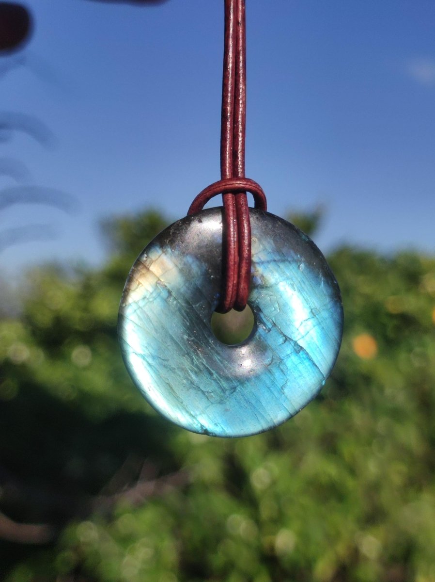 Labradorit ~ 30mm Donut ~ Edelstein Kette blau schimmernd Natur Rarität Schutzsymbol Heilstein Kristall HIPPIE GOA Boho Tibet Ethno - Art of Nature Berlin