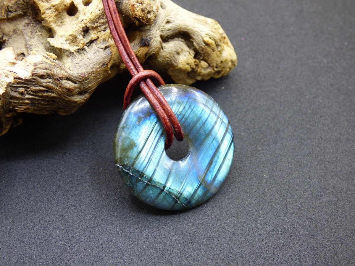 Labradorit ~ 30mm Donut ~ Edelstein Kette blau schimmernd Natur Rarität Schutzsymbol Heilstein Kristall HIPPIE GOA Boho Tibet Ethno - Art of Nature Berlin