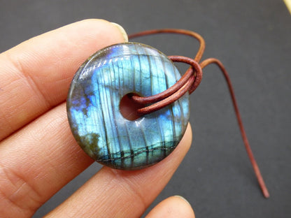 Labradorit ~ 30mm Donut ~ Edelstein Kette blau schimmernd Natur Rarität Schutzsymbol Heilstein Kristall HIPPIE GOA Boho Tibet Ethno - Art of Nature Berlin