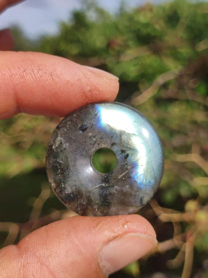 Labradorit ~ 30mm Donut ~ Edelstein Kette blau schimmernd Natur Rarität Schutzsymbol Heilstein Kristall HIPPIE GOA Boho Tibet Ethno - Art of Nature Berlin