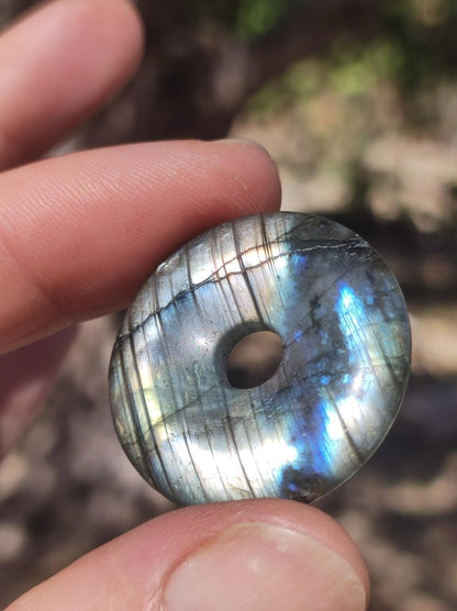 Labradorit ~ 30mm Donut ~ Edelstein Kette blau schimmernd Natur Rarität Schutzsymbol Heilstein Kristall HIPPIE GOA Boho Tibet Ethno - Art of Nature Berlin