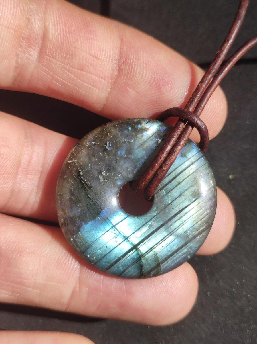 Labradorit ~ 30mm Donut ~ Edelstein Kette blau schimmernd Natur Rarität Schutzsymbol Heilstein Kristall HIPPIE GOA Boho Tibet Ethno - Art of Nature Berlin