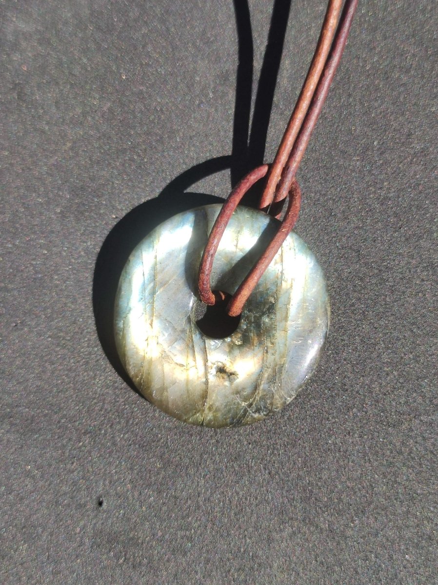 Labradorit ~ 30mm Donut ~ Edelstein Kette blau schimmernd Natur Rarität Schutzsymbol Heilstein Kristall HIPPIE GOA Boho Tibet Ethno - Art of Nature Berlin