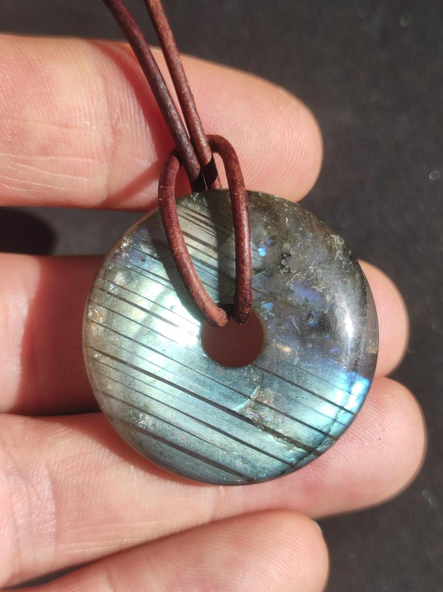 Labradorit ~ 30mm Donut ~ Edelstein Kette blau schimmernd Natur Rarität Schutzsymbol Heilstein Kristall HIPPIE GOA Boho Tibet Ethno - Art of Nature Berlin