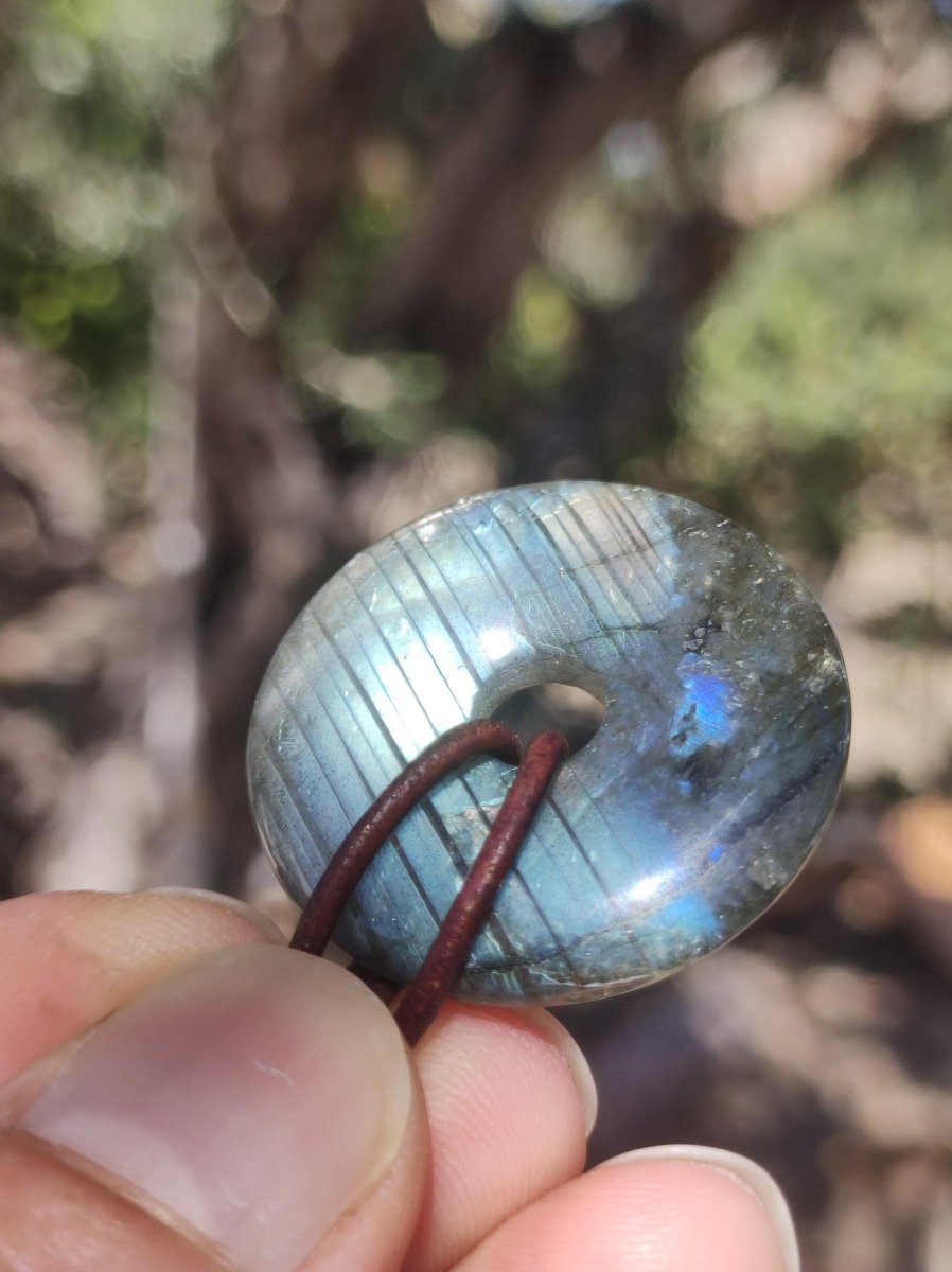 Labradorit ~ 30mm Donut ~ Edelstein Kette blau schimmernd Natur Rarität Schutzsymbol Heilstein Kristall HIPPIE GOA Boho Tibet Ethno - Art of Nature Berlin
