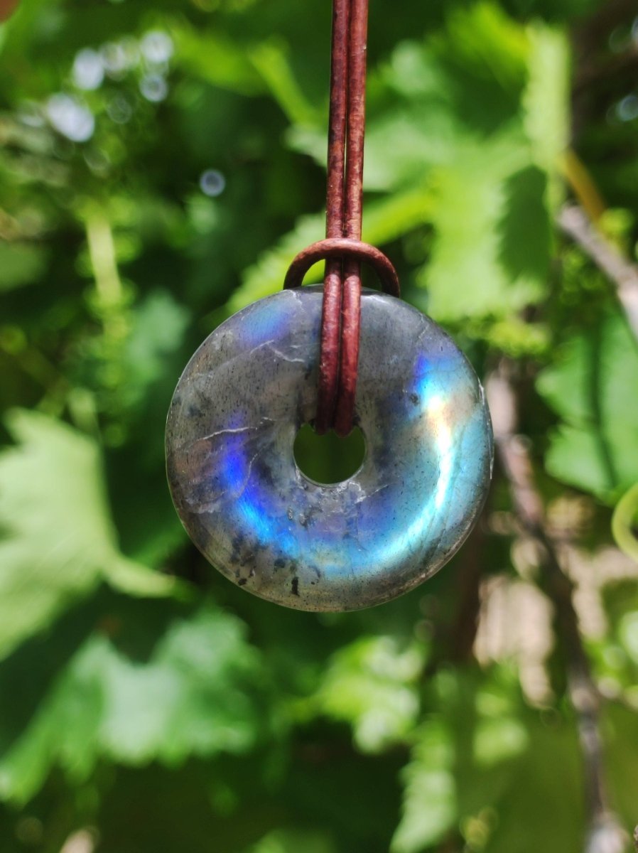 Labradorit ~ 30mm Donut ~ Edelstein Kette blau schimmernd Natur Rarität Schutzsymbol Heilstein Kristall HIPPIE GOA Boho Tibet Ethno - Art of Nature Berlin