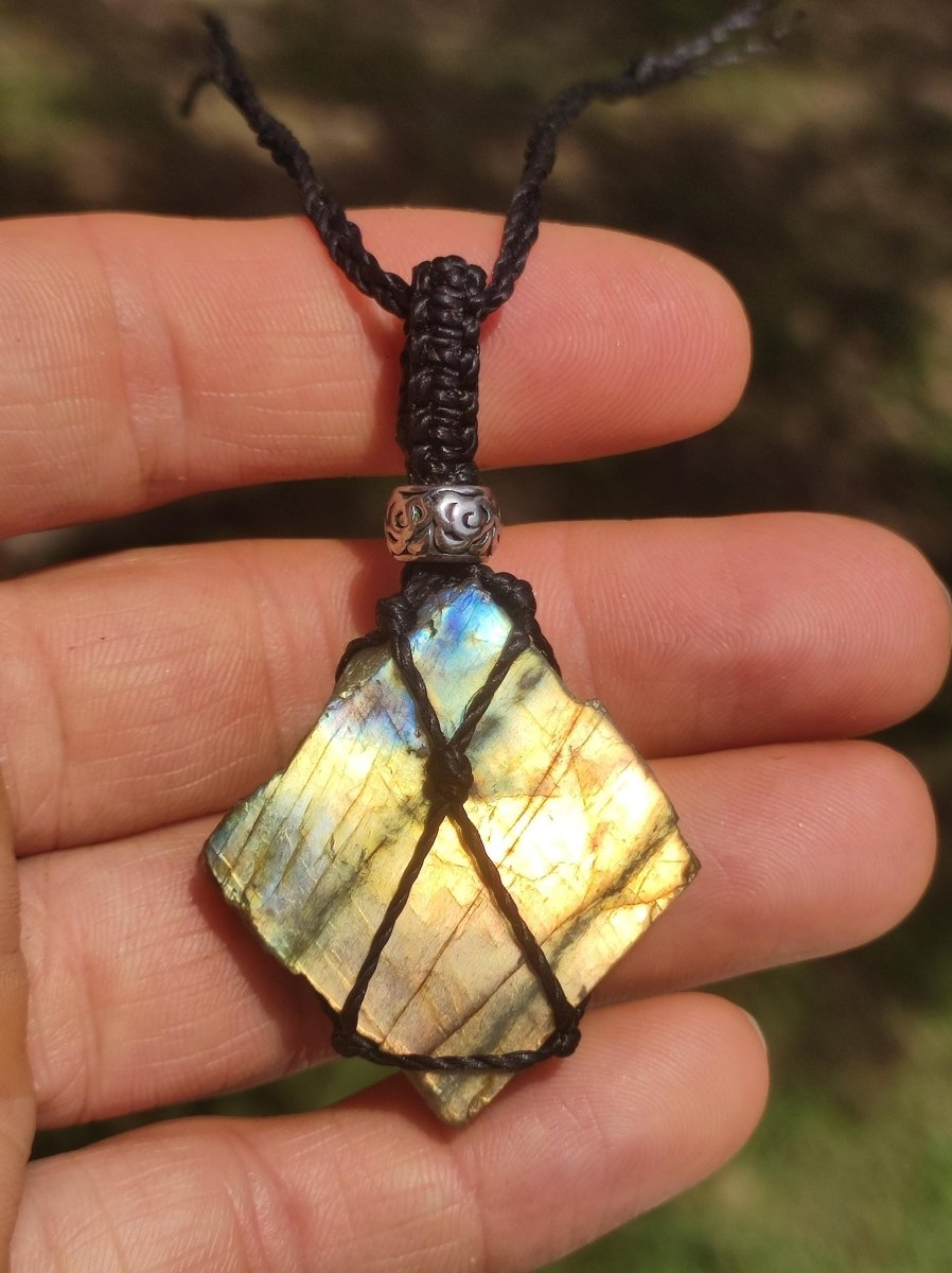 Labradorit ~ Makramee Edelstein Kette ~HIPPIE ~GOA ~Boho ~Ethno ~Nature ~Heilstein ~Flash ~Schimmernd ~Groß ~roh Mineral - Art of Nature Berlin