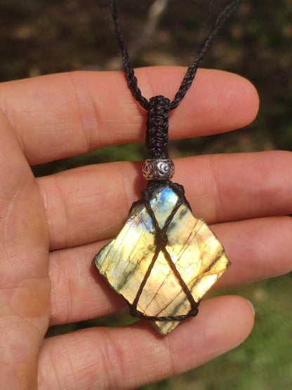 Labradorit ~ Makramee Edelstein Kette ~HIPPIE ~GOA ~Boho ~Ethno ~Nature ~Heilstein ~Flash ~Schimmernd ~Groß ~roh Mineral - Art of Nature Berlin