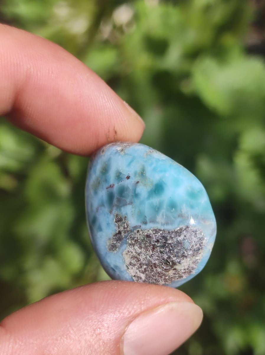 Larimar A - ungebohrt - Handschmeichler Dekostein blau Natur Kristall HIPPIE GOA Boho Ethno Nature Heilstein Sammler Mineral Geschenk Meer - Art of Nature Berlin