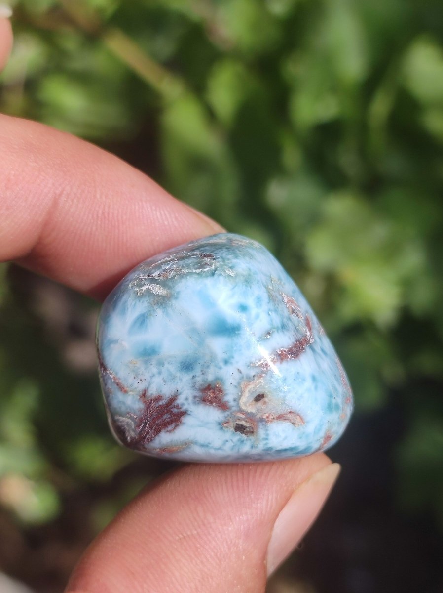 Larimar A - ungebohrt - Handschmeichler Dekostein blau Natur Kristall HIPPIE GOA Boho Ethno Nature Heilstein Sammler Mineral Geschenk Meer - Art of Nature Berlin