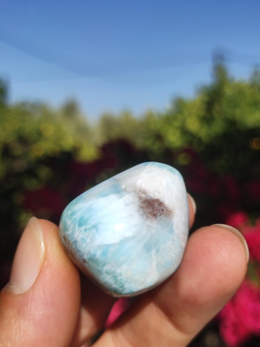 Larimar A - ungebohrt - Handschmeichler Dekostein blau Natur Kristall HIPPIE GOA Boho Ethno Nature Heilstein Sammler Mineral Geschenk Meer - Art of Nature Berlin