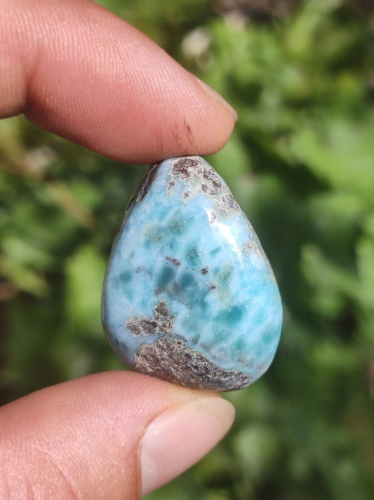 Larimar A - ungebohrt - Handschmeichler Dekostein blau Natur Kristall HIPPIE GOA Boho Ethno Nature Heilstein Sammler Mineral Geschenk Meer - Art of Nature Berlin