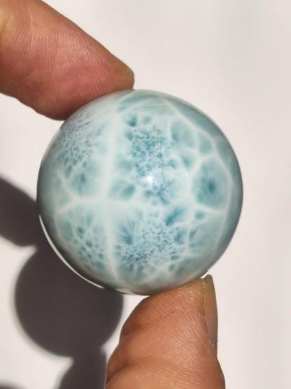 Larimar AAA *Fraktal* Edelstein Kugel blau Deko Sphere Kristall Geschenk blau Natur Heilstein Natur Sammler Mineral Geschenk Meer Himmel - Art of Nature Berlin