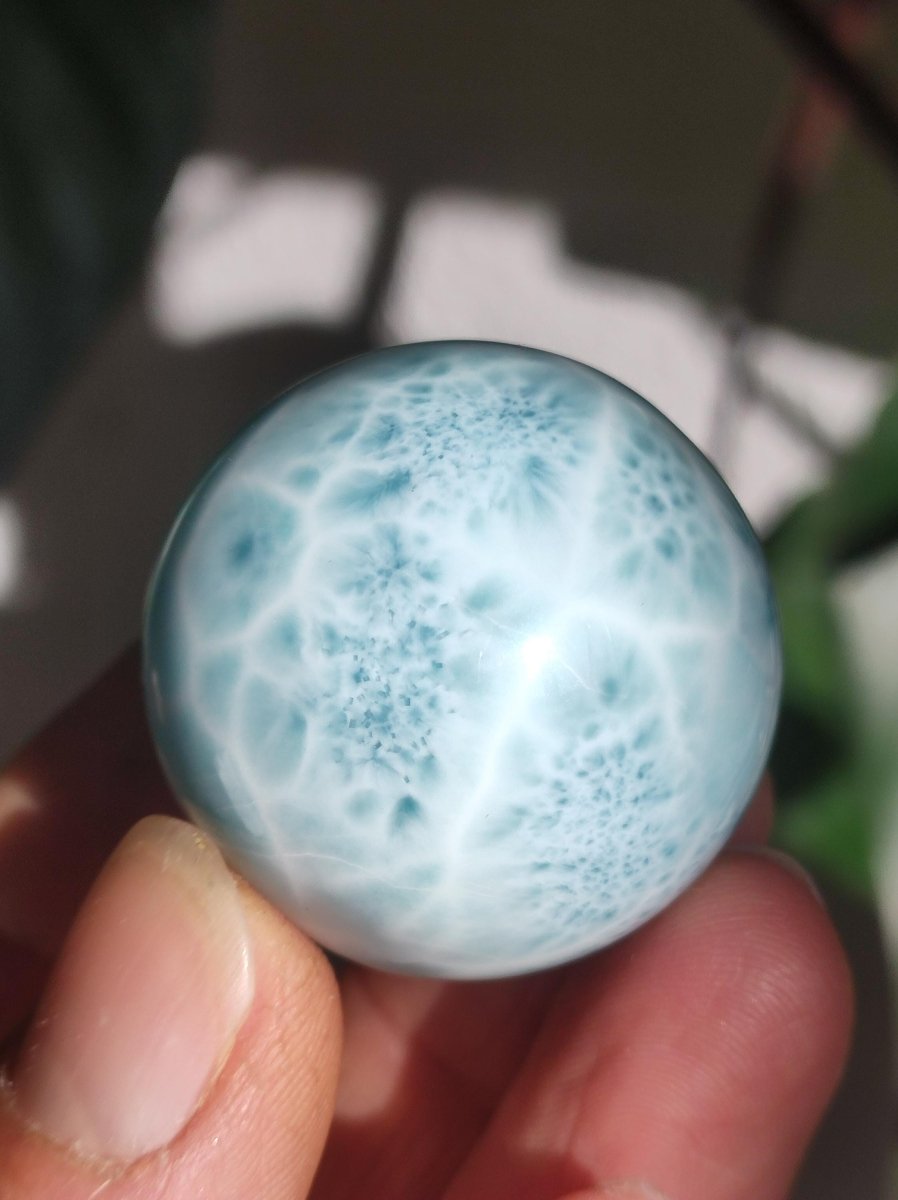 Larimar AAA *Fraktal* Edelstein Kugel blau Deko Sphere Kristall Geschenk blau Natur Heilstein Natur Sammler Mineral Geschenk Meer Himmel - Art of Nature Berlin