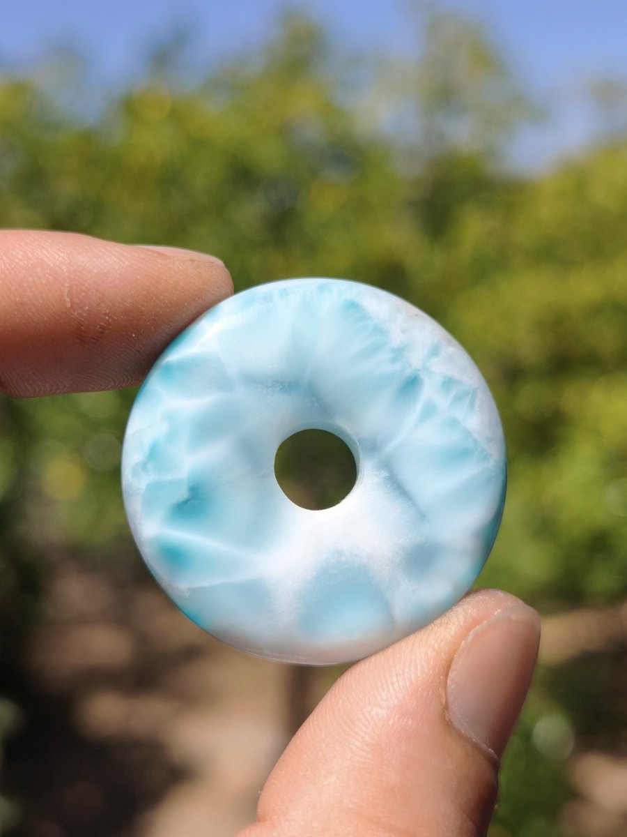 Larimar AAA Kette Donut Edelstein Sammler Rarität blau Meer Fraktale Muster Natur Frau Mann Geschenk Er Sie Besonders Rar Traumhaft Anhänger - Art of Nature Berlin