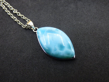 Larimar AAA &quot;Atlantis Stone&quot; Edelstein Kette 925 Sterling Silber Frau Schmuck Edel Natur Heilstein Hippie Rarität Meer Himmel blau Geschenk - Art of Nature Berlin