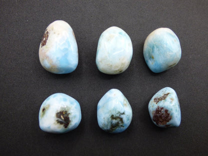 Larimar AB - ungebohrt - Handschmeichler Dekostein blau Natur Kristall HIPPIE GOA Boho Ethno Nature Heilstein Sammler Mineral Geschenk Meer - Art of Nature Berlin