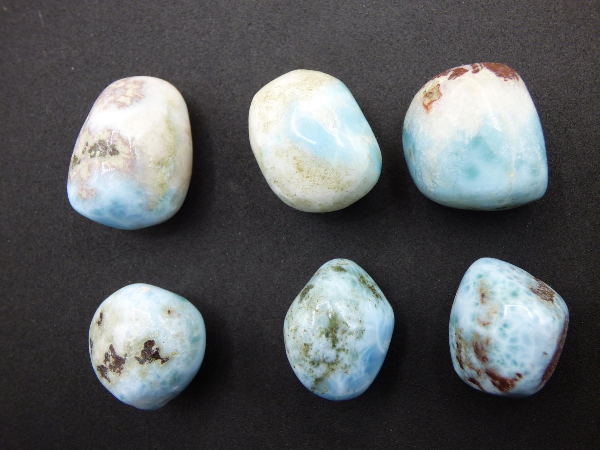 Larimar AB - ungebohrt - Handschmeichler Dekostein blau Natur Kristall HIPPIE GOA Boho Ethno Nature Heilstein Sammler Mineral Geschenk Meer - Art of Nature Berlin