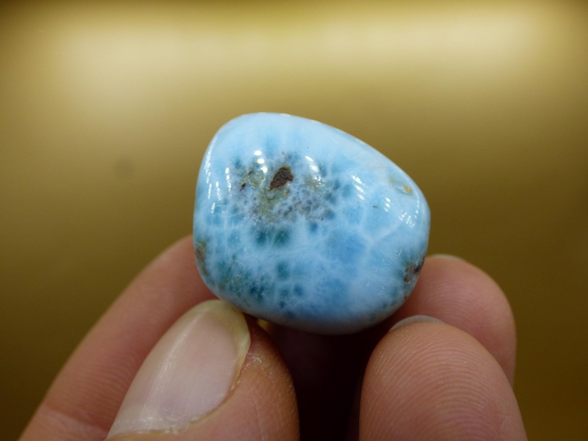 Larimar AB - ungebohrt - Handschmeichler Dekostein blau Natur Kristall HIPPIE GOA Boho Ethno Nature Heilstein Sammler Mineral Geschenk Meer - Art of Nature Berlin