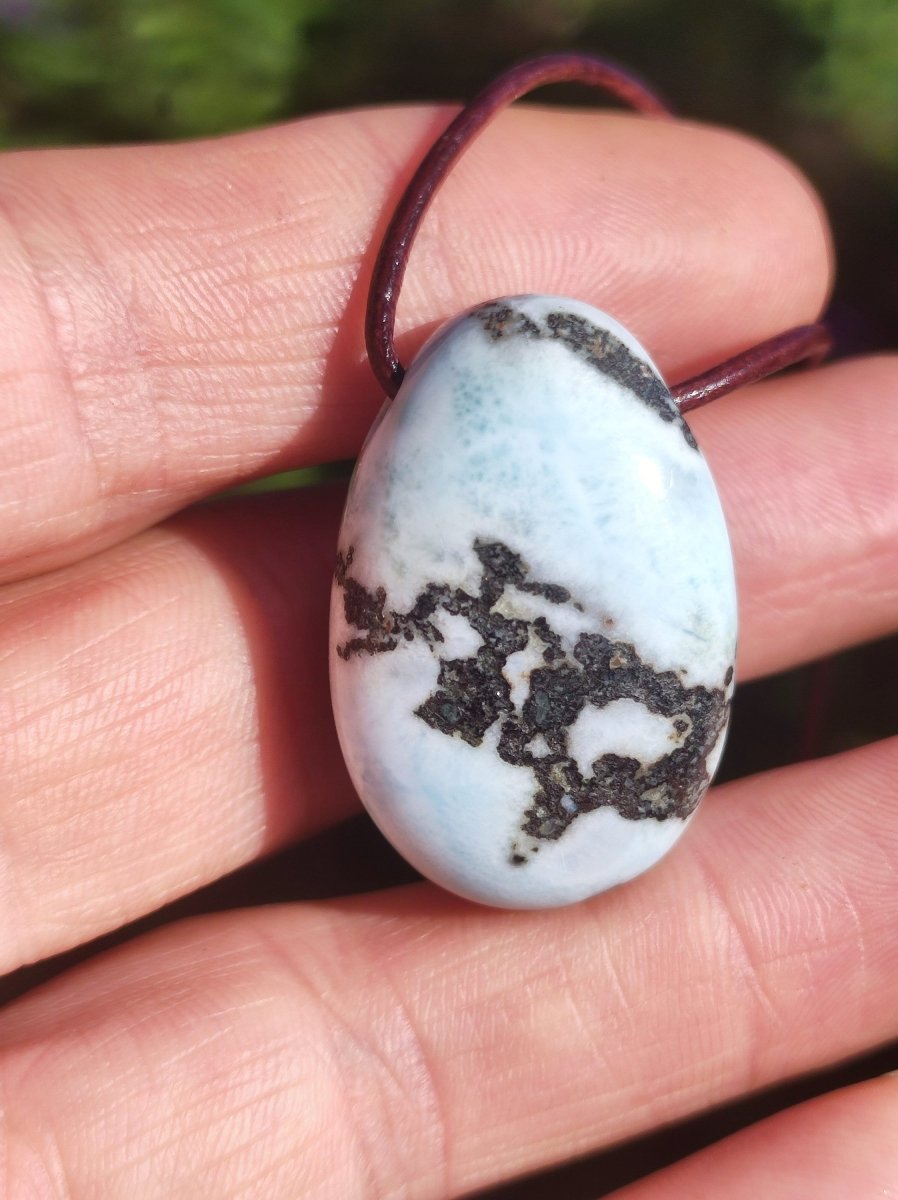 Larimar "Atlantis Stone" ~ Edelstein Kette blau Kristall Ethno Nature Heilstein Natur Sammler Mineral Geschenk Meer Himmel Hippie Rarität - Art of Nature Berlin