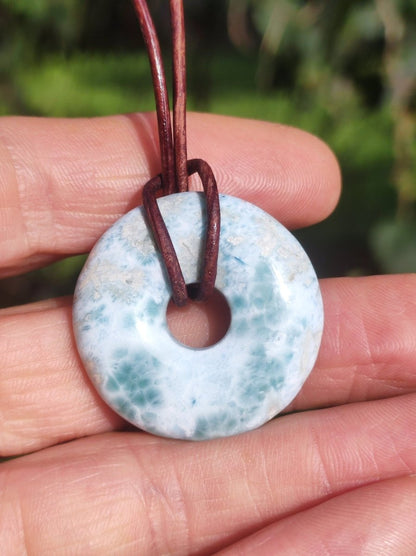 Larimar "Atlantis Stone Schutz Donut Edelstein Kette blau Heilstein Rarität Natur Edel Frau Geschenk Selten Sammler Energie Kraft Ruhe Glück - Art of Nature Berlin