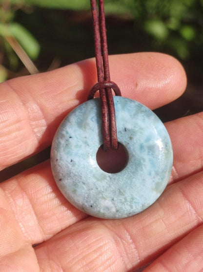 Larimar "Atlantis Stone Schutz Donut Edelstein Kette blau Heilstein Rarität Natur Edel Frau Geschenk Selten Sammler Energie Kraft Ruhe Glück - Art of Nature Berlin