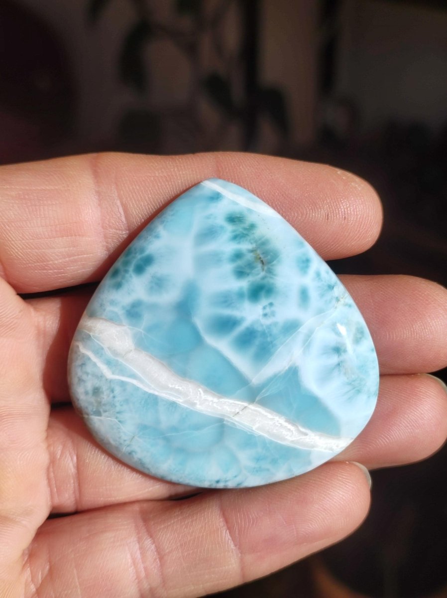 Larimar Deko Cabochon ungebohrt Handschmeichler Dekostein blau Natur Kristall Nature Heilstein Kristall Sammler Energie Mineral Geschenk - Art of Nature Berlin