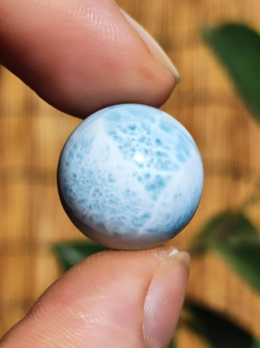 Larimar ~ Edelstein Kugel blau Deko Sphere Kristall HIPPIE GOA Boho Ethno Nature Heilstein Natur Sammler Mineral Geschenk Meer Himmel - Art of Nature Berlin