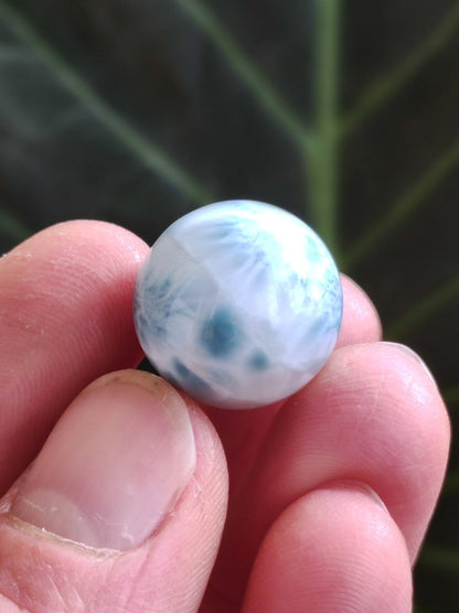 Larimar ~ Edelstein Kugel blau Deko Sphere Kristall HIPPIE GOA Boho Ethno Nature Heilstein Natur Sammler Mineral Geschenk Meer Himmel - Art of Nature Berlin