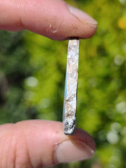 Larimar Scheibe / Anschliff – Himmelblau mit weißer Wolkenzeichnung Stufe Heilstein Unikat Sammler Deko Kristall Mineralien Unikat Pektolith - Art of Nature Berlin