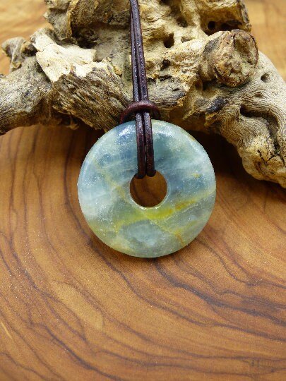 Lemurian Aquatine / Onyx blau / Aragonit Calcit 30mm ~ Edelstein Kette HIPPIE GOA Boho Tibet Ethno Nature Donut Schutzsymbol Heilstein Meer - Art of Nature Berlin