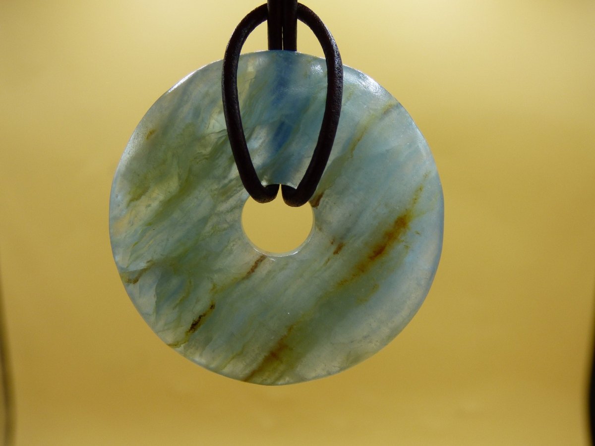 Lemurian Aquatine / Onyx blau / Aragonit Calcit 40mm ~ Edelstein Kette HIPPIE GOA Boho Tibet Ethno Nature Donut Schutzsymbol Heilstein Meer - Art of Nature Berlin