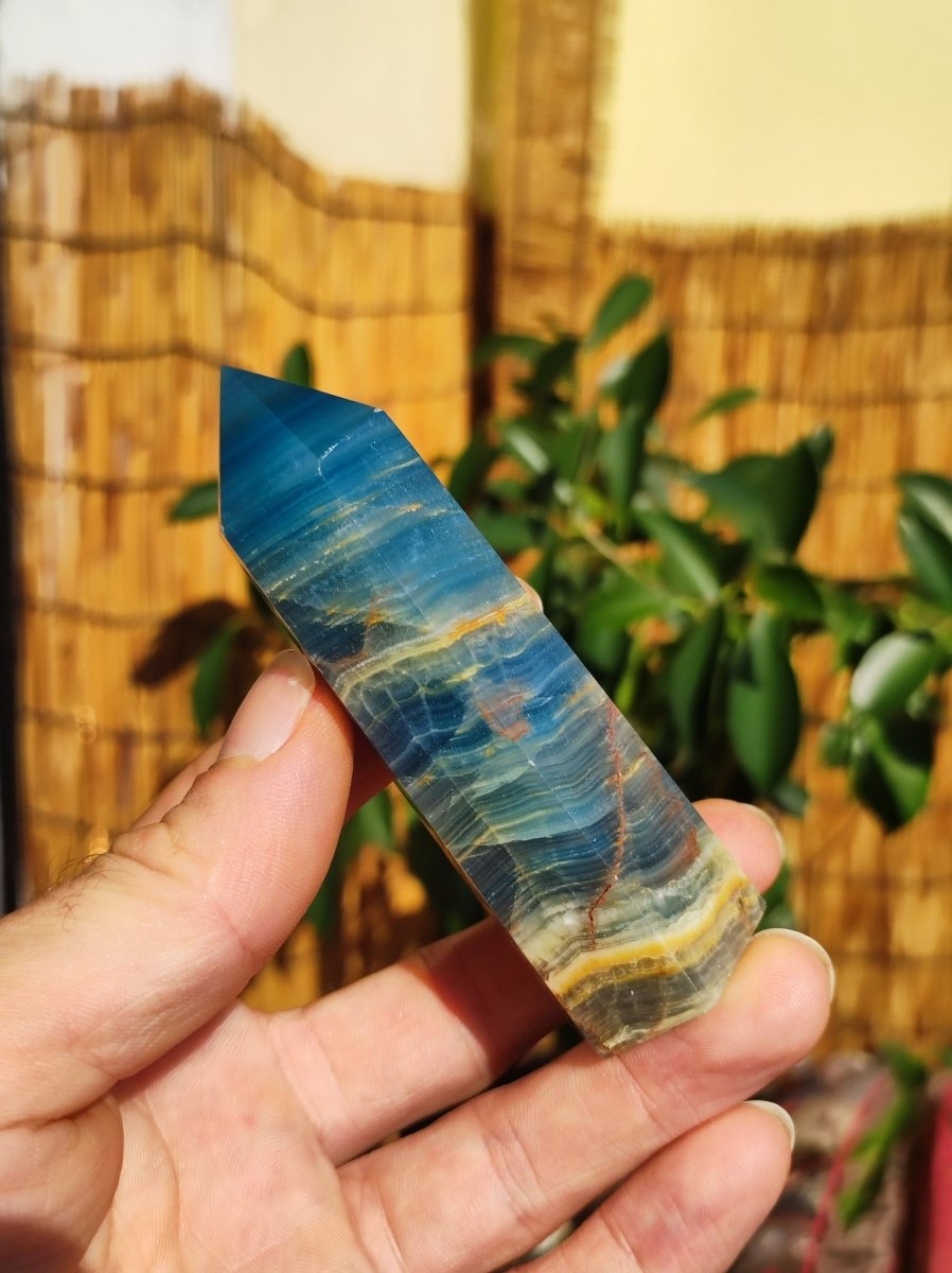 Lemurian Aquatine / Onyx Blau (Aragonit Calcit) ~ Kristall Point Spitze Turm Obelisk ~ Magische Edelstein Deko Massagestab HIPPIE Heilstein - Art of Nature Berlin