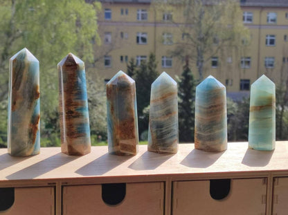 Lemurian Aquatine / Onyx Blau (Aragonit Calcit) ~ Kristall Point Spitze Turm Obelisk ~ Magische Edelstein Deko Massagestab HIPPIE Heilstein - Art of Nature Berlin