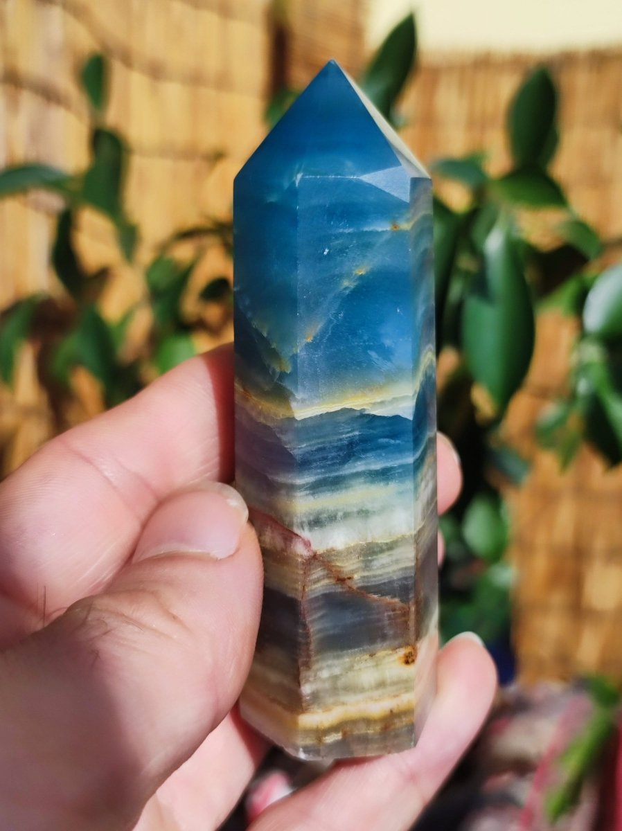 Lemurian Aquatine / Onyx Blau (Aragonit Calcit) ~ Kristall Point Spitze Turm Obelisk ~ Magische Edelstein Deko Massagestab HIPPIE Heilstein - Art of Nature Berlin