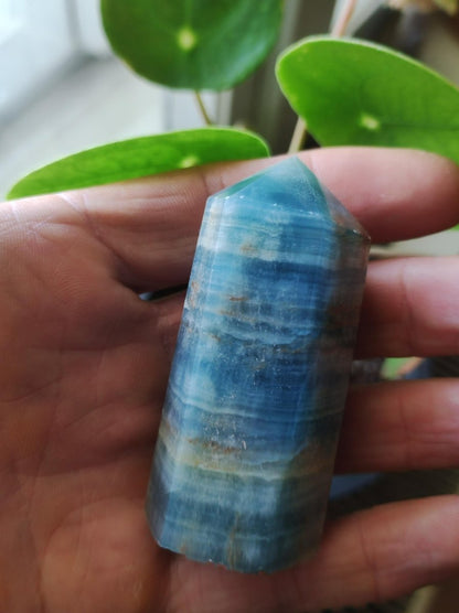 Lemurian Aquatine / Onyx blau / Aragonit Calcit Turm Obelisk Spitze Edelstein Kristall Deko rund Rarität Sammler Unikat HIPPIE Heilstein - Art of Nature Berlin