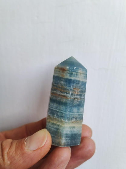 Lemurian Aquatine / Onyx blau / Aragonit Calcit Turm Obelisk Spitze Edelstein Kristall Deko rund Rarität Sammler Unikat HIPPIE Heilstein - Art of Nature Berlin