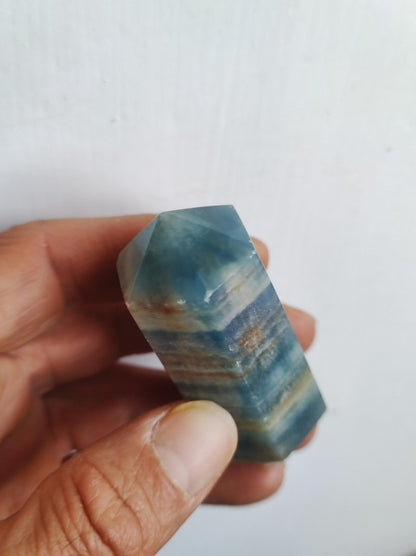 Lemurian Aquatine / Onyx blau / Aragonit Calcit Turm Obelisk Spitze Edelstein Kristall Deko rund Rarität Sammler Unikat HIPPIE Heilstein - Art of Nature Berlin