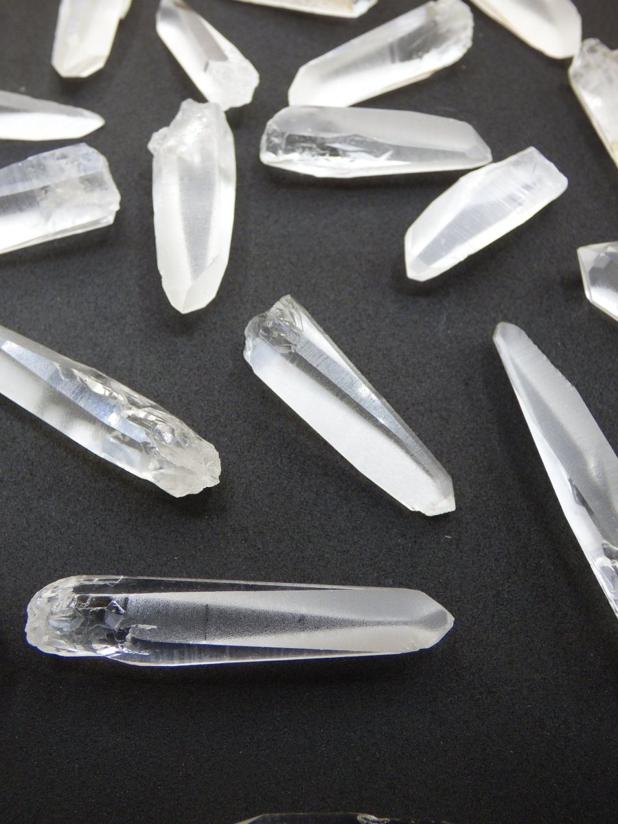 Lemurian Laser Quarz AAA Kristall Spitze Point Sammler Stufe Rarität Edelstein Deko Heilstein Mineral Energie Natur Meditation Klar Makramee - Art of Nature Berlin