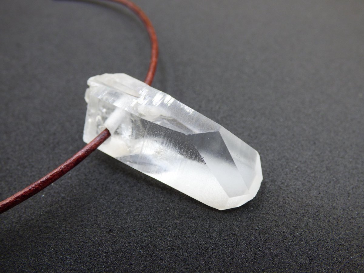 Lemurian Quarz ~ Edelstein Kette klar Hippie Goa Boho Tibet Ethno Natur Heilstein Kraft Anhänger Mann Frau Geschenk Rarität - Art of Nature Berlin