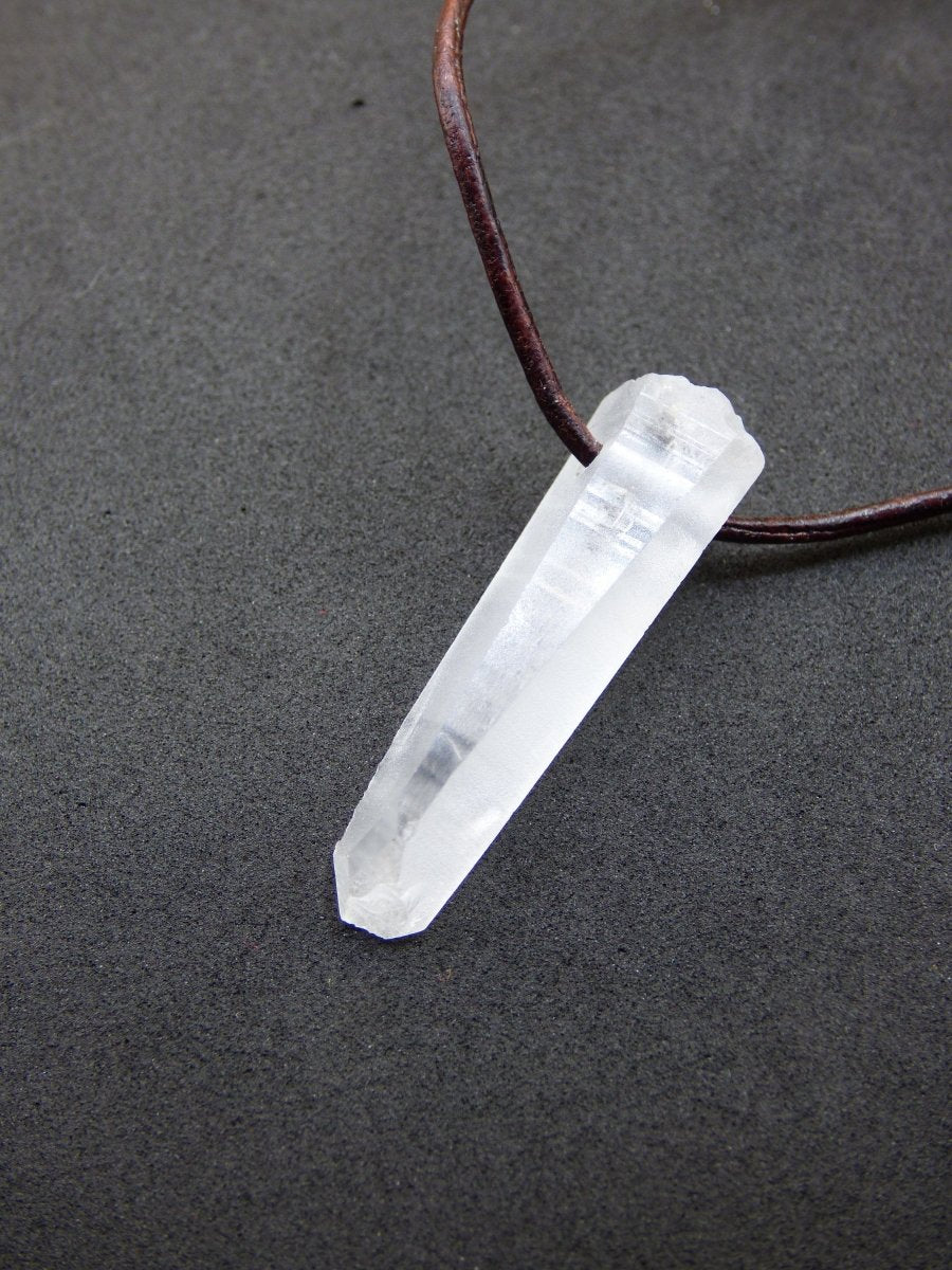 Lemurian Quarz ~ Edelstein Kette klar Hippie Goa Boho Tibet Ethno Natur Heilstein Kraft Anhänger Mann Frau Geschenk Rarität - Art of Nature Berlin