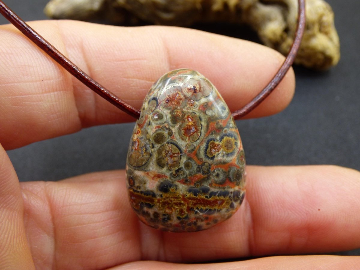 Leoparden Jaspis rot - Edelstein Kette Anhänger HIPPIE GOA Boho Ethno Natur Heilstein Rarität Kristall Geschenk Er Sie Mann Frau Schmuck - Art of Nature Berlin