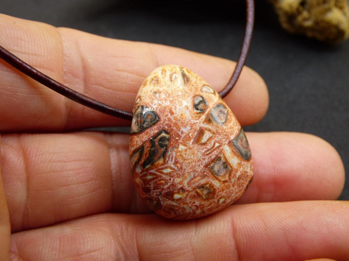 Leoparden Jaspis rot - Edelstein Kette Anhänger HIPPIE GOA Boho Ethno Natur Heilstein Rarität Kristall Geschenk Er Sie Mann Frau Schmuck - Art of Nature Berlin