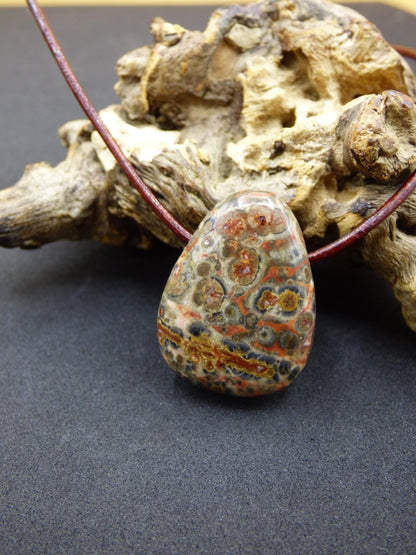 Leoparden Jaspis rot - Edelstein Kette Anhänger HIPPIE GOA Boho Ethno Natur Heilstein Rarität Kristall Geschenk Er Sie Mann Frau Schmuck - Art of Nature Berlin
