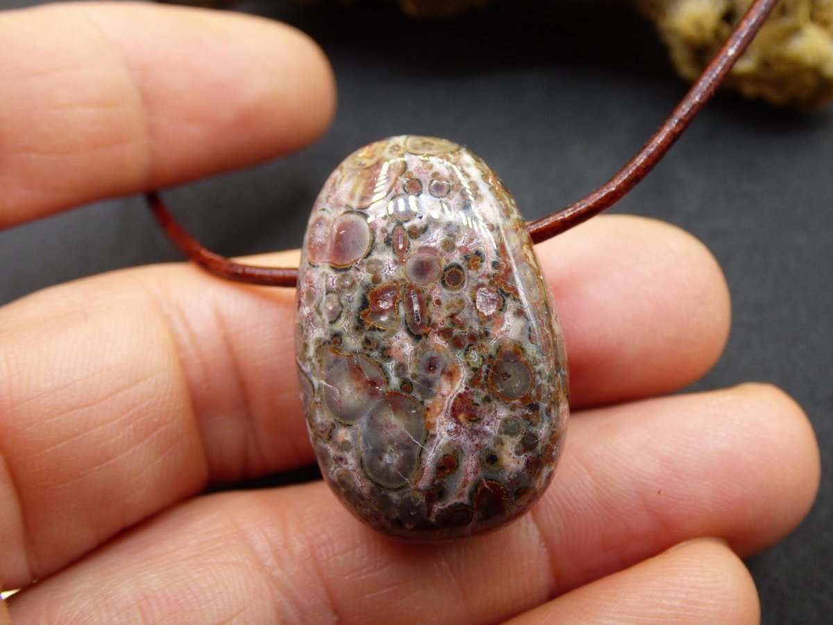 Leoparden Jaspis rot - Edelstein Kette Anhänger HIPPIE GOA Boho Ethno Natur Heilstein Rarität Kristall Geschenk Er Sie Mann Frau Schmuck - Art of Nature Berlin