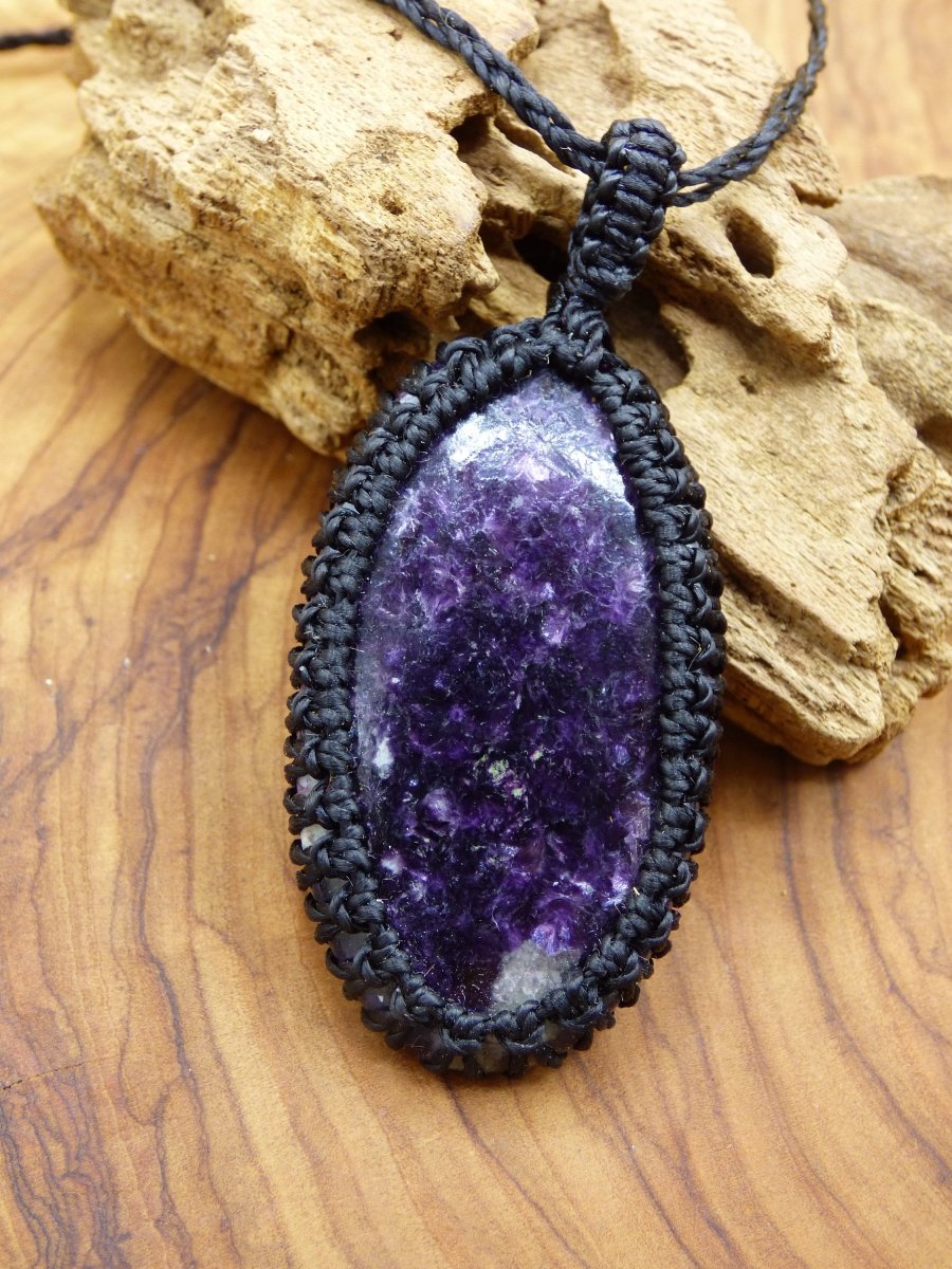 Lepidolith dunkel violett ~ Makramee Edelstein Kette ~HIPPIE ~GOA ~Boho ~Ethno ~Nature ~Heilstein - Art of Nature Berlin