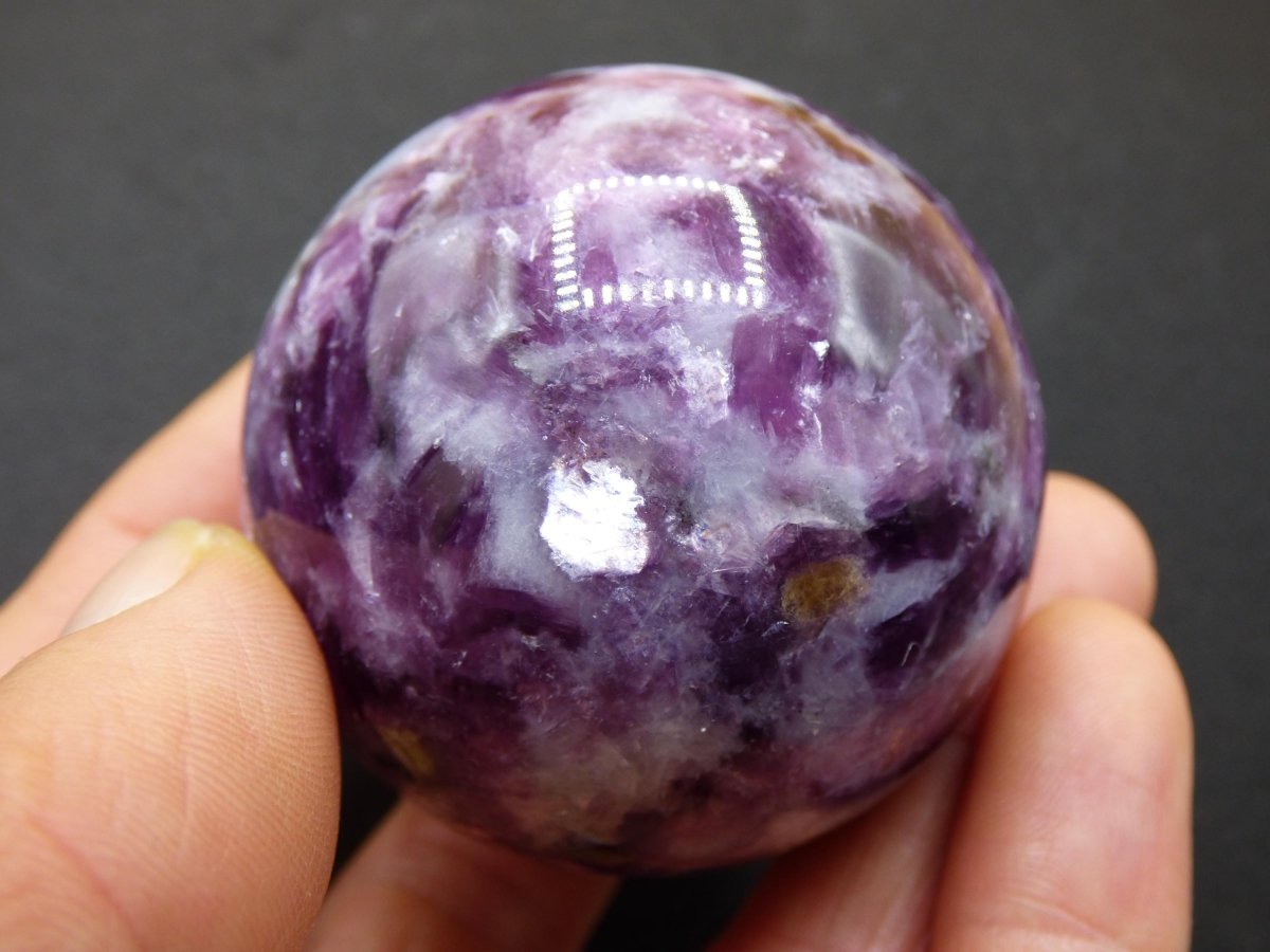 Lepidolith - Edelstein Kugel lila Natur Heilstein Deko Sphere Kristall Geschenk Er Sie Haus Einweihung Wohnung Energie Kraft Sammler Rarität - Art of Nature Berlin