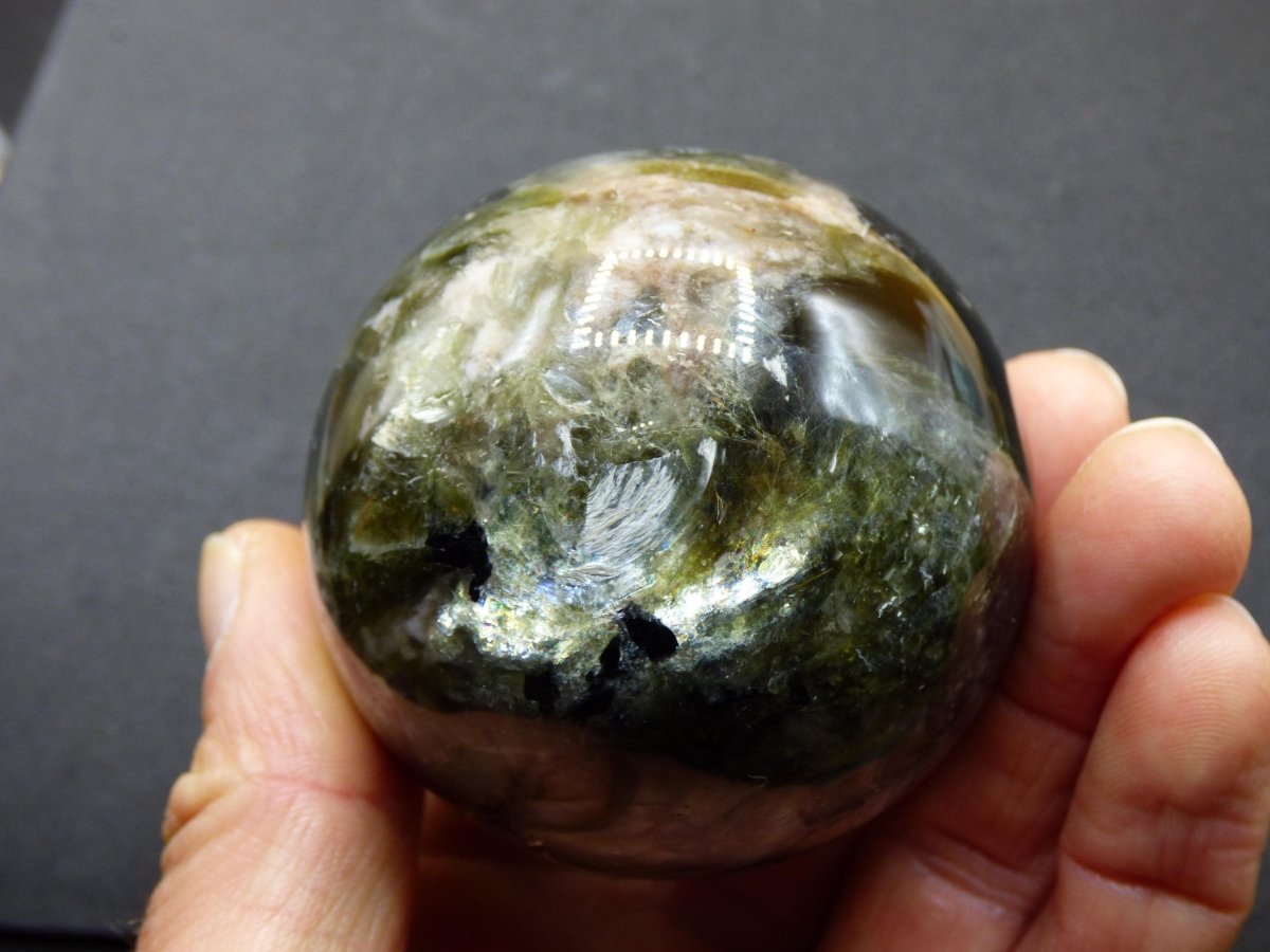 Lepidolith / Grün Mica Glimmer Effekt - Edelstein Kugel Natur Heilstein Deko Sphere Kristall Geschenk Er Sie Haus Sammler Rarität Schimmer - Art of Nature Berlin